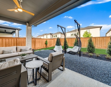 13826 Malinda Drive - Photo Thumbnail 4