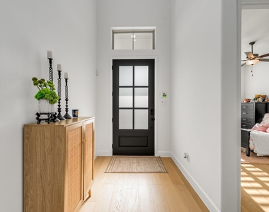 13826 Malinda Drive - Photo Thumbnail 5