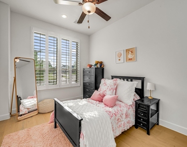 13826 Malinda Drive - Photo Thumbnail 23