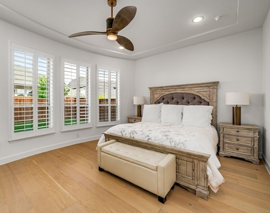 13826 Malinda Drive - Photo Thumbnail 3