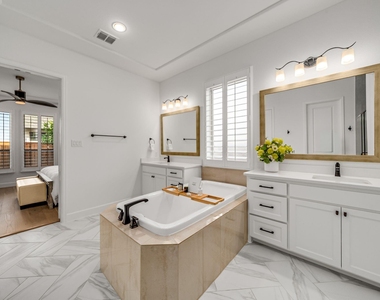 13826 Malinda Drive - Photo Thumbnail 16