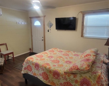 895 College Farm Road - Photo Thumbnail 3