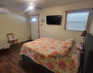 895 College Farm Road - Photo Thumbnail 4
