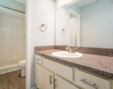3426 Hacienda Drive - Photo Thumbnail 12
