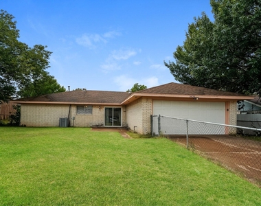 3426 Hacienda Drive - Photo Thumbnail 14