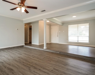 3426 Hacienda Drive - Photo Thumbnail 2