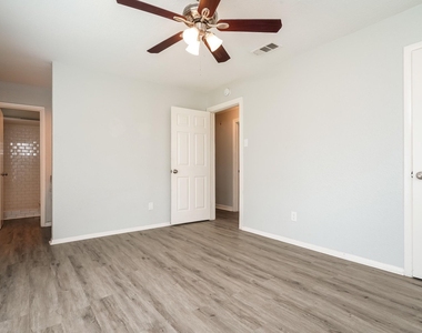 3426 Hacienda Drive - Photo Thumbnail 8