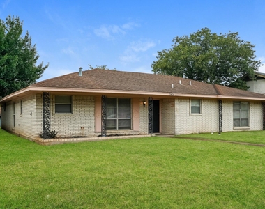 3426 Hacienda Drive - Photo Thumbnail 1