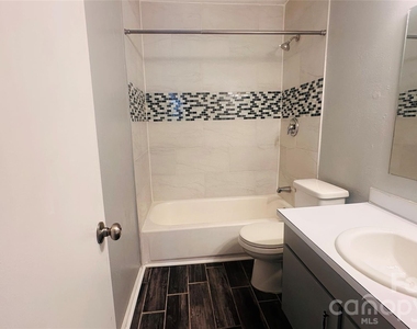 11008 Hunter Trail Lane - Photo Thumbnail 9