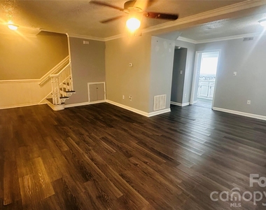 11008 Hunter Trail Lane - Photo Thumbnail 11