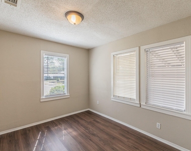 3144 Olive Place - Photo Thumbnail 13