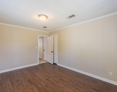 3144 Olive Place - Photo Thumbnail 11