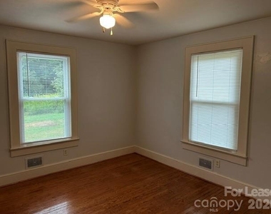 5501 Tryon Street - Photo Thumbnail 9