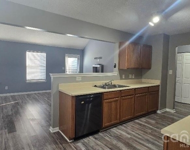 10623 Campion Court - Photo Thumbnail 6