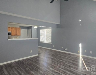 10623 Campion Court - Photo Thumbnail 7