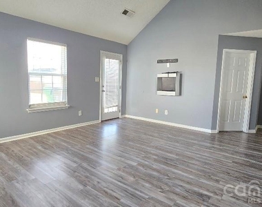10623 Campion Court - Photo Thumbnail 8
