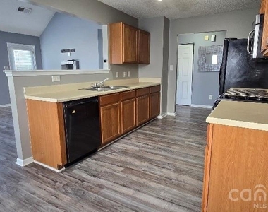 10623 Campion Court - Photo Thumbnail 5