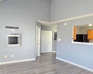 10623 Campion Court - Photo Thumbnail 9