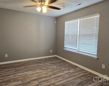 10623 Campion Court - Photo Thumbnail 13