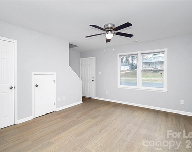 1231 Anderson Street - Photo Thumbnail 3