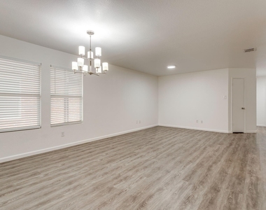 1616 Diamond Lake Trail - Photo Thumbnail 7