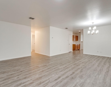 1616 Diamond Lake Trail - Photo Thumbnail 8