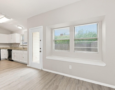 130 Creek Cove Drive - Photo Thumbnail 5