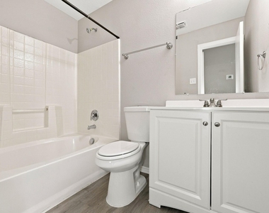 130 Creek Cove Drive - Photo Thumbnail 12
