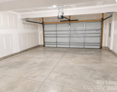 1006 Sharon Towns Drive - Photo Thumbnail 8