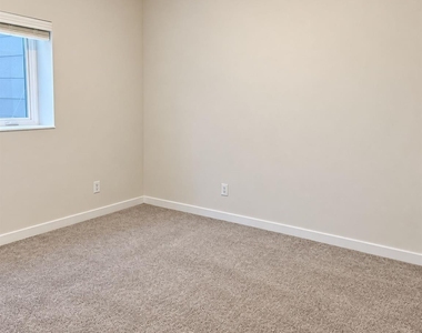 1006 Sharon Towns Drive - Photo Thumbnail 9