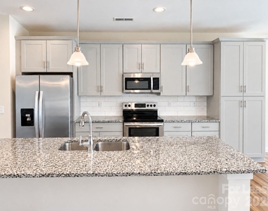 1006 Sharon Towns Drive - Photo Thumbnail 4