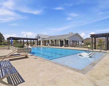 1416 Avalon Court - Photo Thumbnail 33