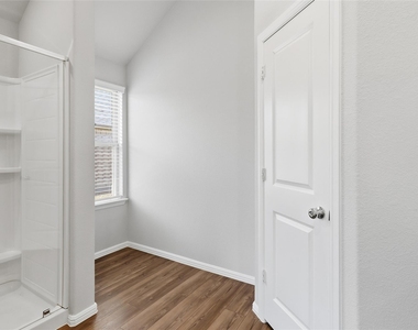1416 Avalon Court - Photo Thumbnail 24