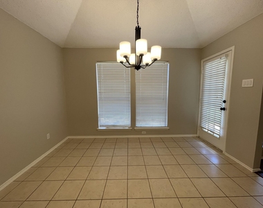 1405 High Crest Drive - Photo Thumbnail 4