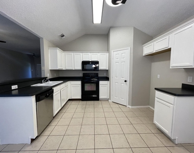 1405 High Crest Drive - Photo Thumbnail 3
