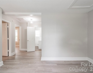 2517 Hemphill Street - Photo Thumbnail 1
