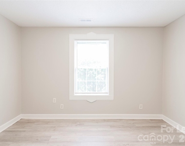 2517 Hemphill Street - Photo Thumbnail 6