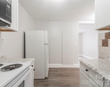 2517 Hemphill Street - Photo Thumbnail 14
