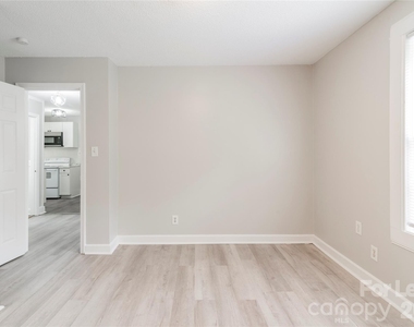 2517 Hemphill Street - Photo Thumbnail 7