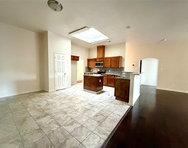 5408 Dove Drive - Photo Thumbnail 13