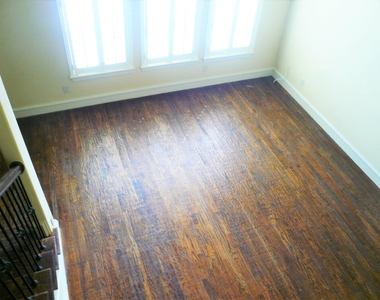 7915 Osborn Parkway - Photo Thumbnail 1