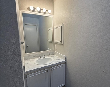 4307 Scarsdale Lane - Photo Thumbnail 22