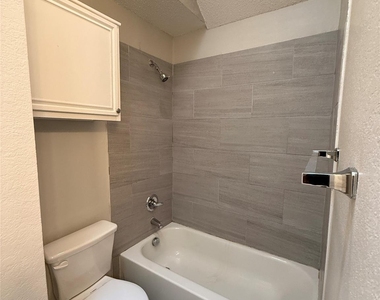 4307 Scarsdale Lane - Photo Thumbnail 20
