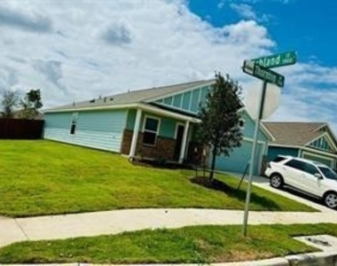 7701 Thornton Drive - Photo Thumbnail 21