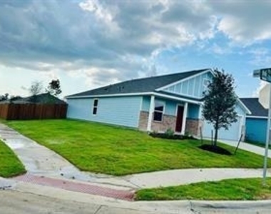 7701 Thornton Drive - Photo Thumbnail 20