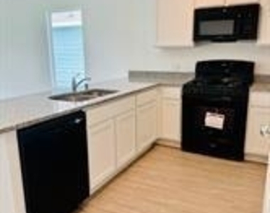 7701 Thornton Drive - Photo Thumbnail 14