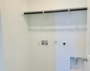 7701 Thornton Drive - Photo Thumbnail 9