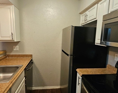 9520 Royal Lane - Photo Thumbnail 4