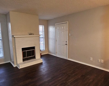 9520 Royal Lane - Photo Thumbnail 5