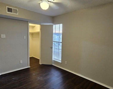 9520 Royal Lane - Photo Thumbnail 3